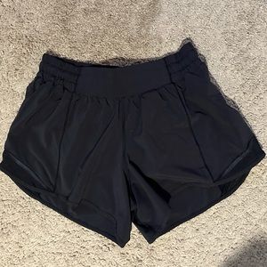 Lululemon 4” Hotty Hot Shorts Black Size 6 Tall